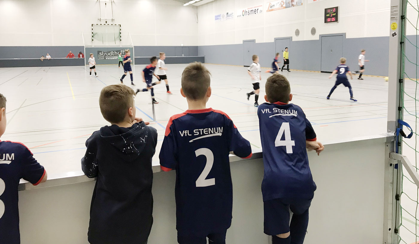 Lange war es spannend in der Partie gegen den TuS Schwachhausen, mit geduldigem Spiel und der Unterstützung des gesamten Teams konnten wir die Partie am Ende vor vollen Rängen für uns entscheiden.