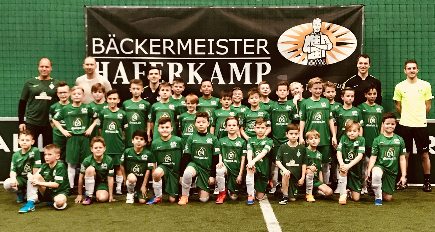 Insgesamt 30 - nein, 31 - Kinder aus Stenum und Heidkrug kamen in den Genuss des Werder HeimspielCAMPs und freuten sich über einen fantastischen Tag.