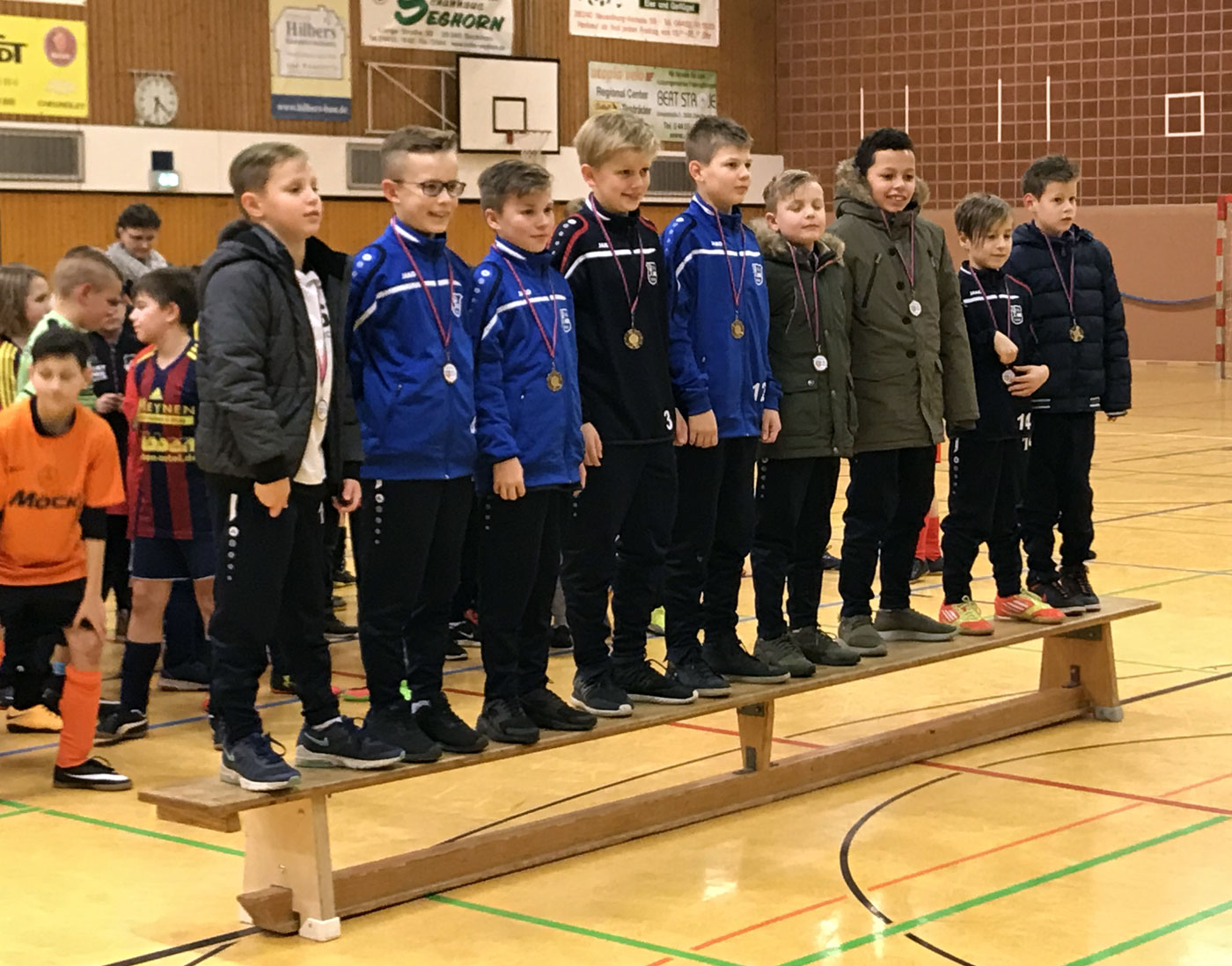 Immerhin das Ziel für die zweite Turnierhälfte haben wir erreicht und treten am Ende mit dem 5. Platz beim Turnier des FC Zetel die Heimreise an.