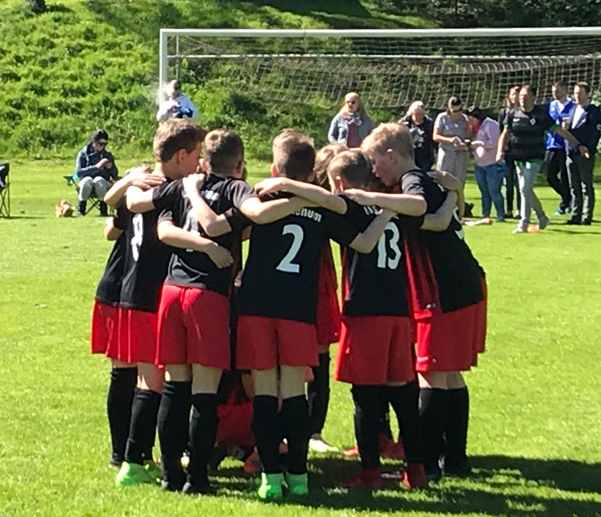 Dass es gegen einen in der breite starken und als Team funktionierenden Gegner schwer werden würde, war uns klar und so war bedingungsloser Teamgeist vom ersten bis zum letzten Moment auch bei uns heute groß geschrieben.