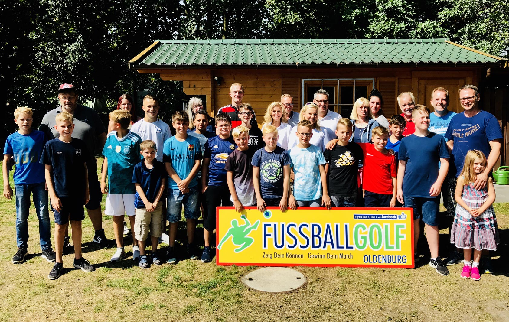 Unser D2-Familienausflug führte uns zum Fußballgolf nach Oldenburg, wo wir einen unterhaltsamen Vormittag verlebten.