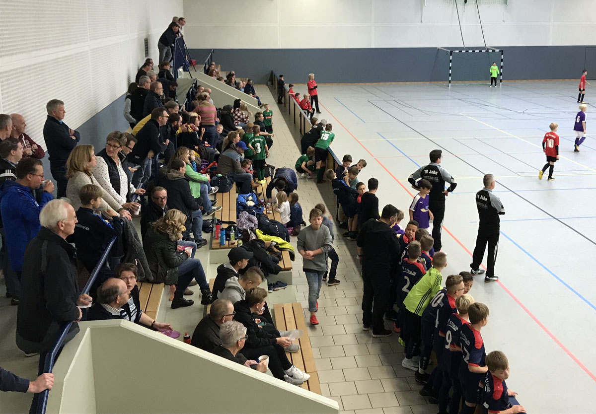 Neben dem sportlichen Abschneiden freuen wir uns auch über den guten Besuch in der Halle und darüber, dass alle Interessierten mit spannenden Spielen und vielen Toren belohnt wurden.