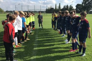 Ein munteres Trainingsspiel bot beiden Teams bei bestem Wetter noch einmal Gelegenheit unter Wettkampfbedingungen das ein oder andere auszuprobieren, ehe es in Kürze um Punkt geht.